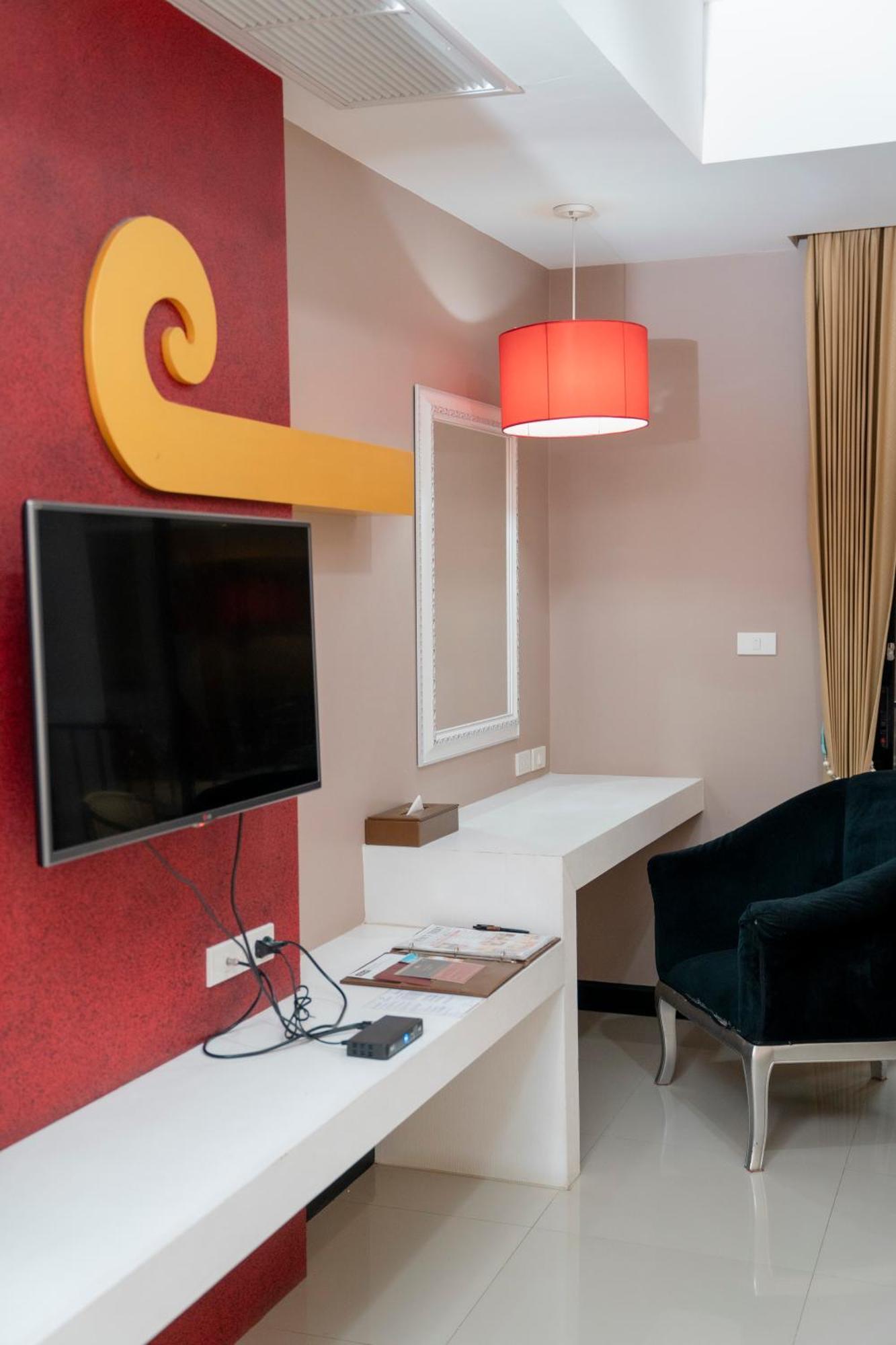 Prelude Hotel Kanchanaburi Bagian luar foto